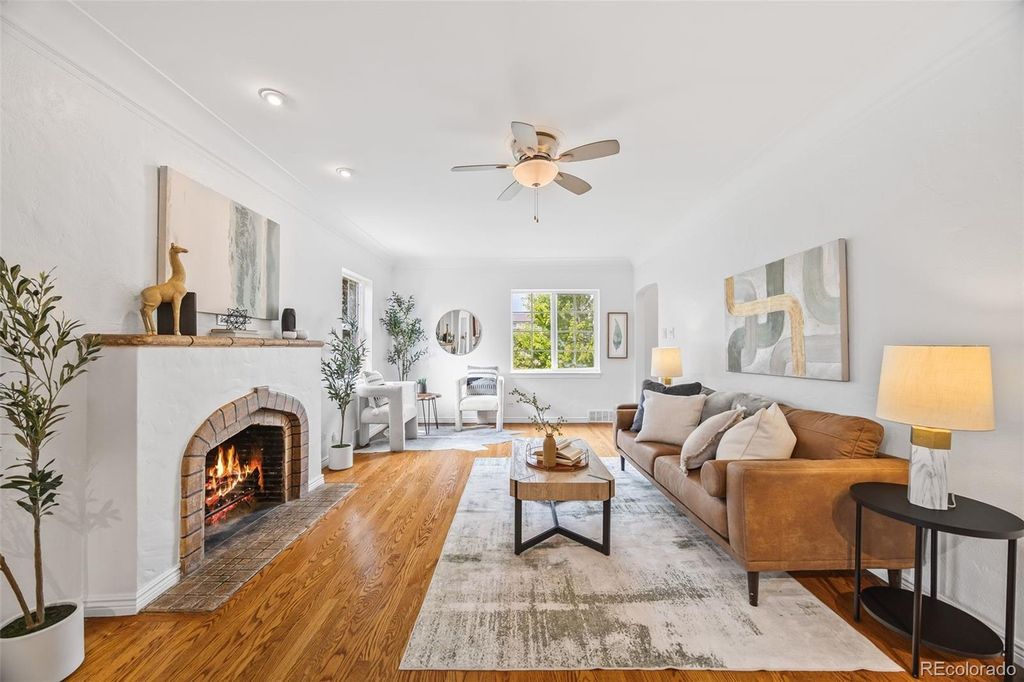 Photo of 2290 Jasmine Street, Denver, CO 80207 (MLS # 4898217)