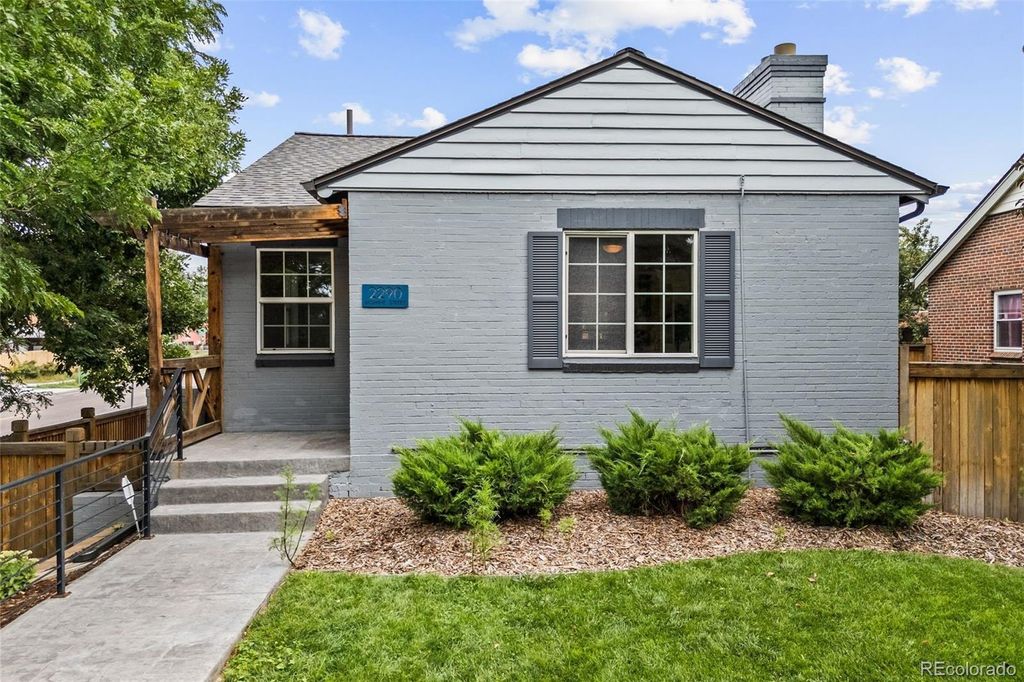 Photo of 2290 Jasmine Street, Denver, CO 80207 (MLS # 4898217)