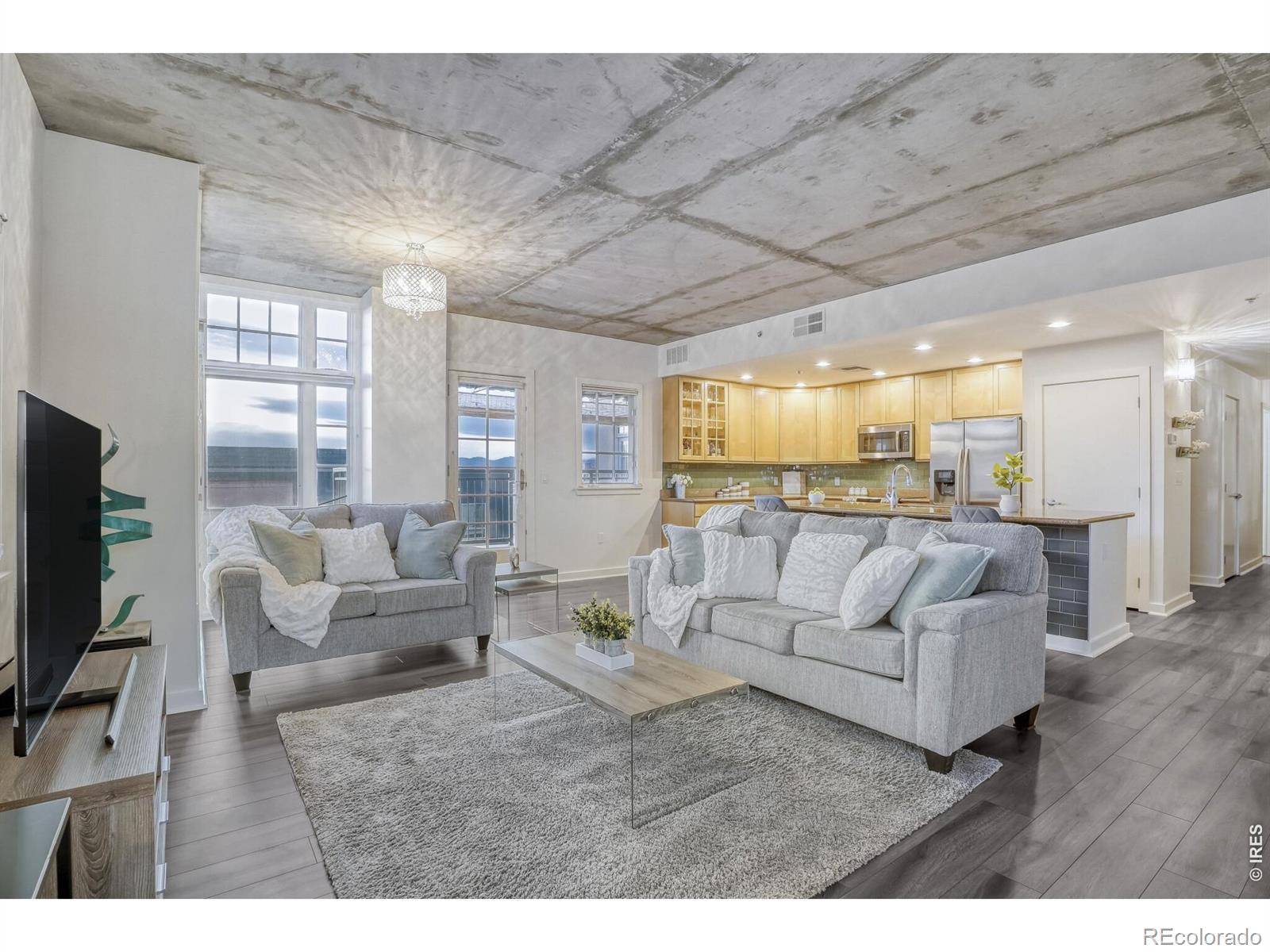 275 S Harrison Street 501