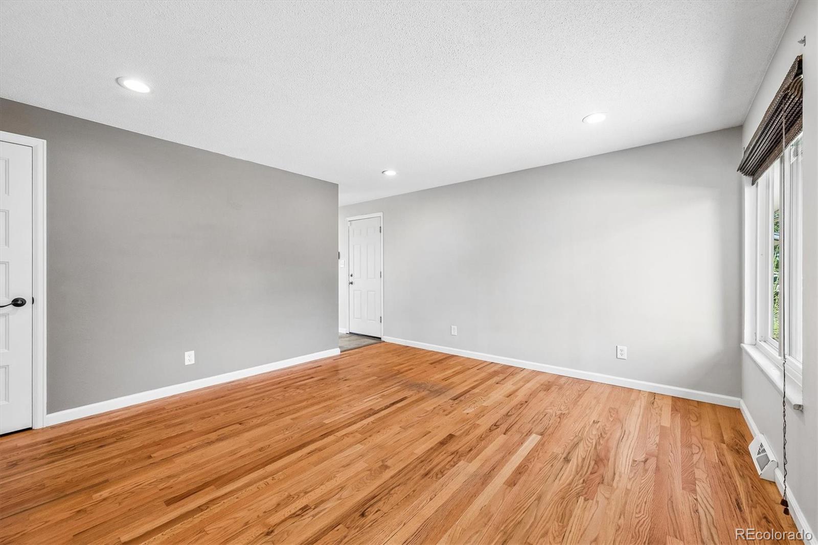 1461 S Magnolia Way