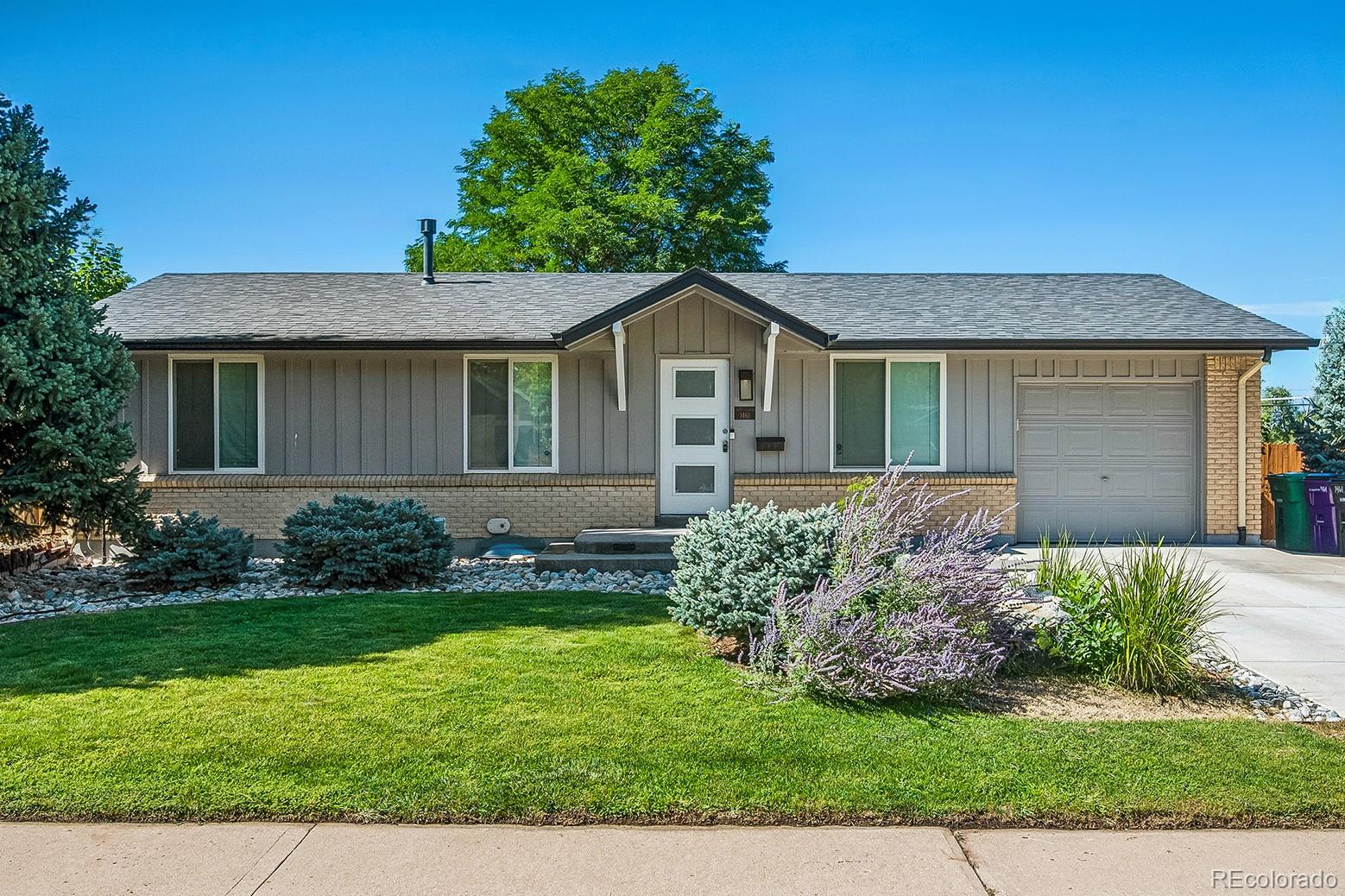 1461 S Magnolia Way