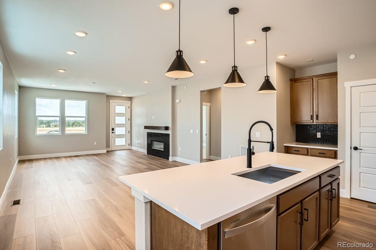 2404 W 69th Place