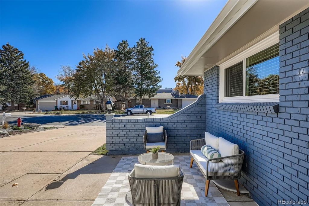 Photo of 9411 W Louisiana Avenue, Lakewood, CO 80232 (MLS # 6460990)