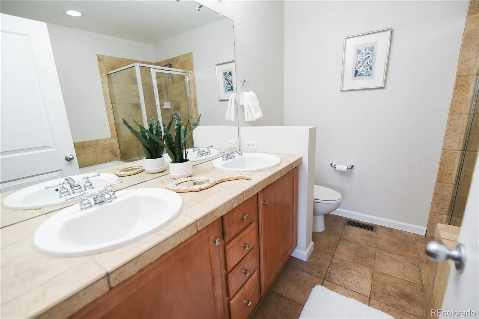 Lakewood, Colorado 80226, United States, 4 Bedrooms Bedrooms, ,4 BathroomsBathrooms,Residential,Active,117132