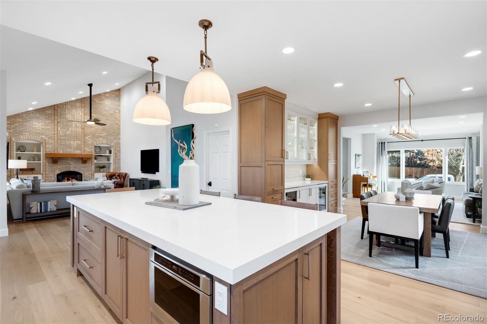 8027 S Fairfax Court