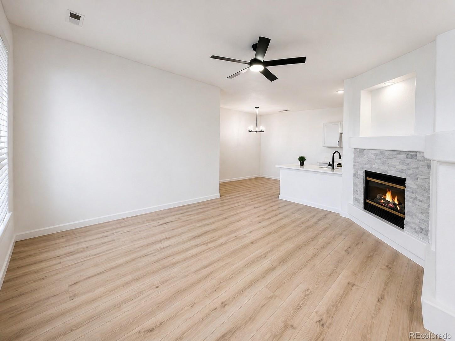 494 Black Feather Loop 106