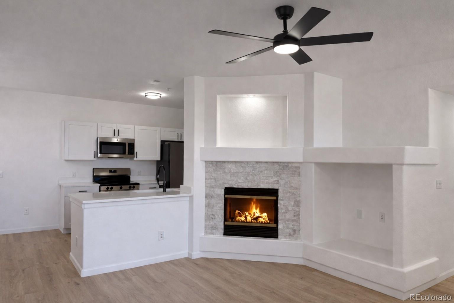 494 Black Feather Loop 106