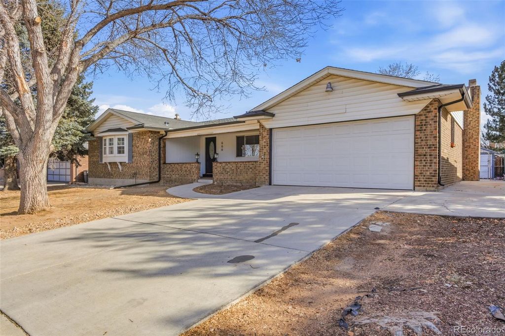 Photo of Aurora, CO 80011 (MLS # 9568993)