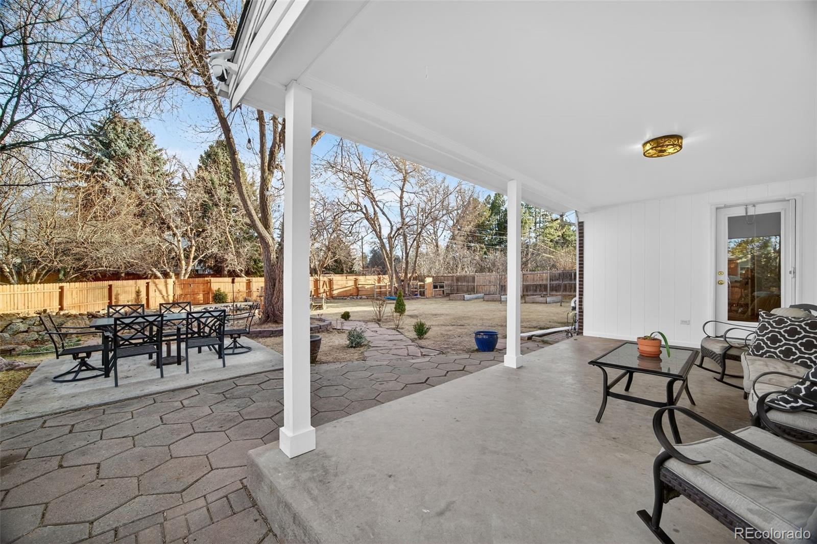 2906 S Xanthia Court