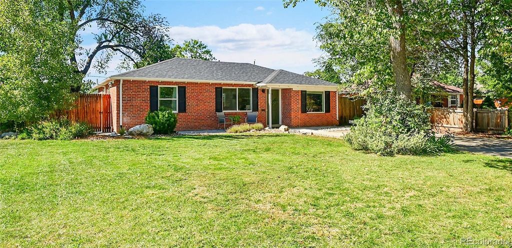 Photo of 3011 Grape Street, Denver, CO 80207 (MLS # 6909096)