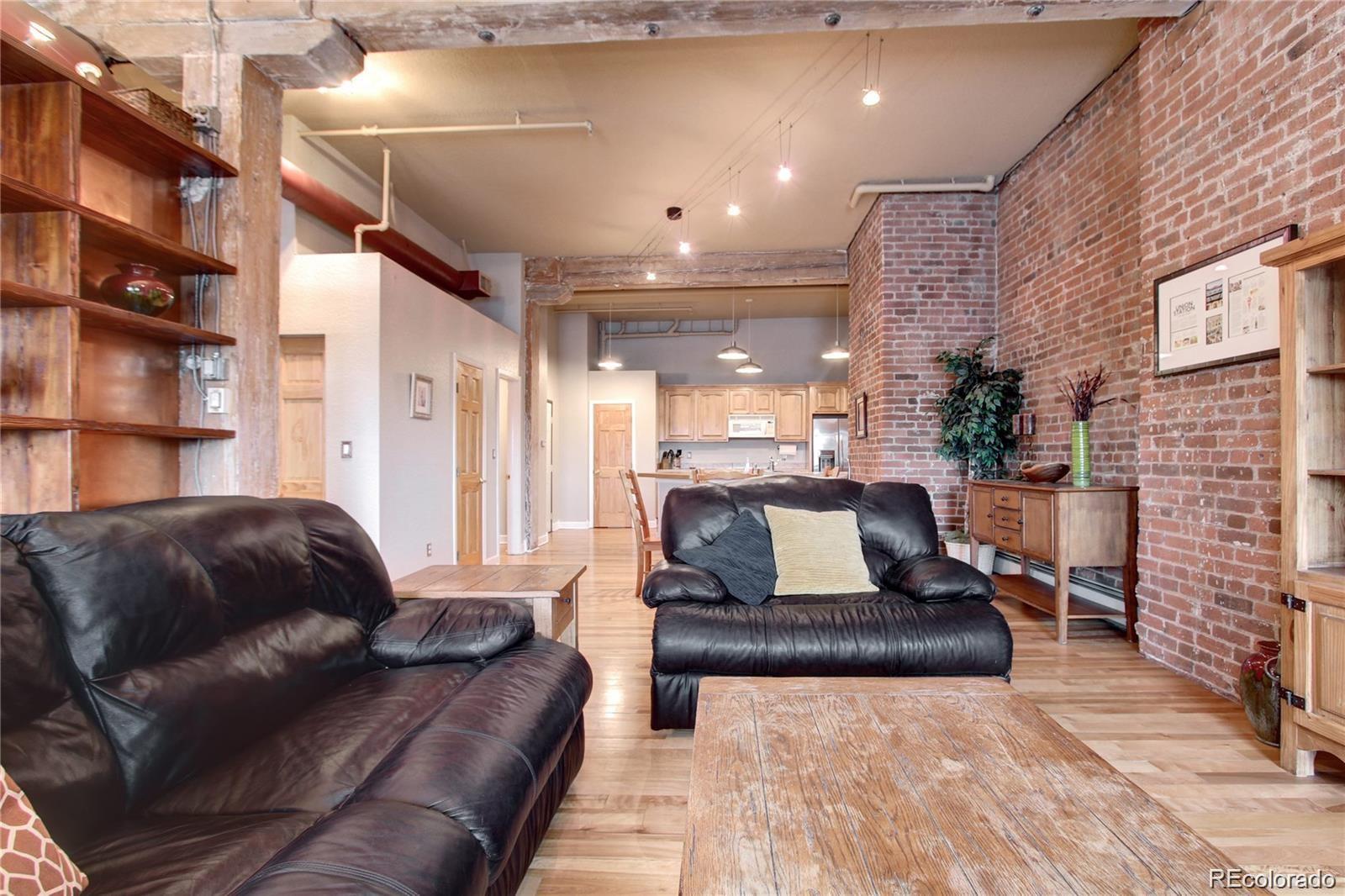 2560 Blake Street 203