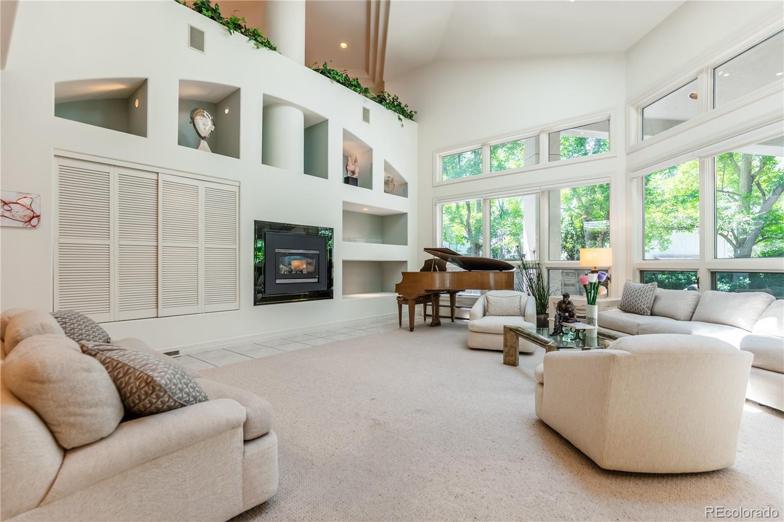 400 S Steele Street 13
