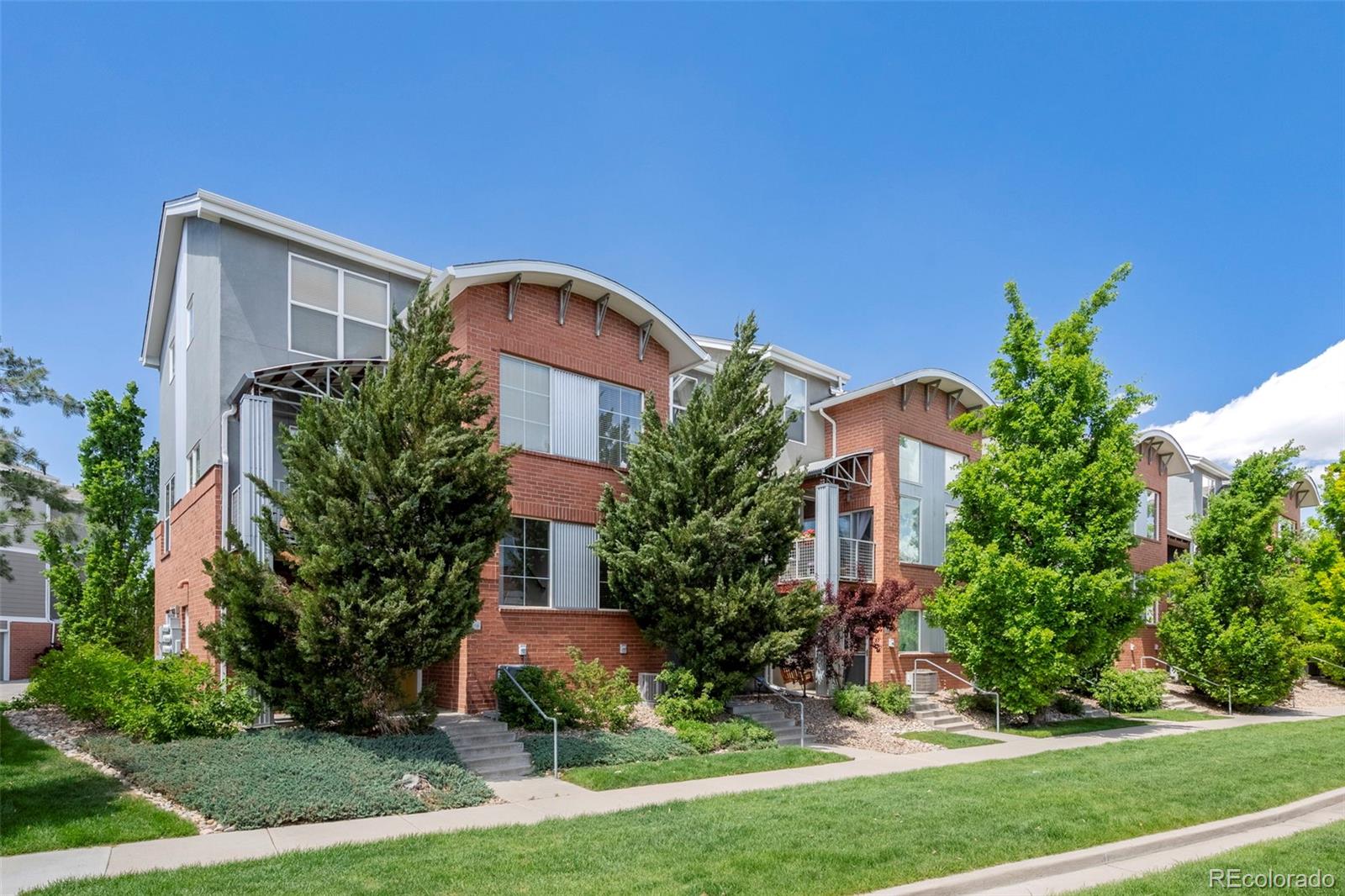 84 Spruce Street 707