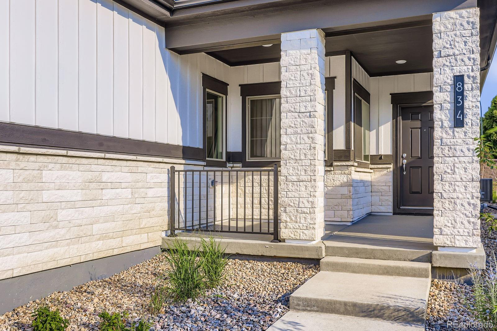 834 W 128th Place