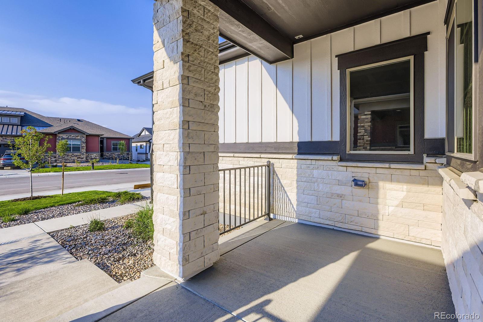 834 W 128th Place