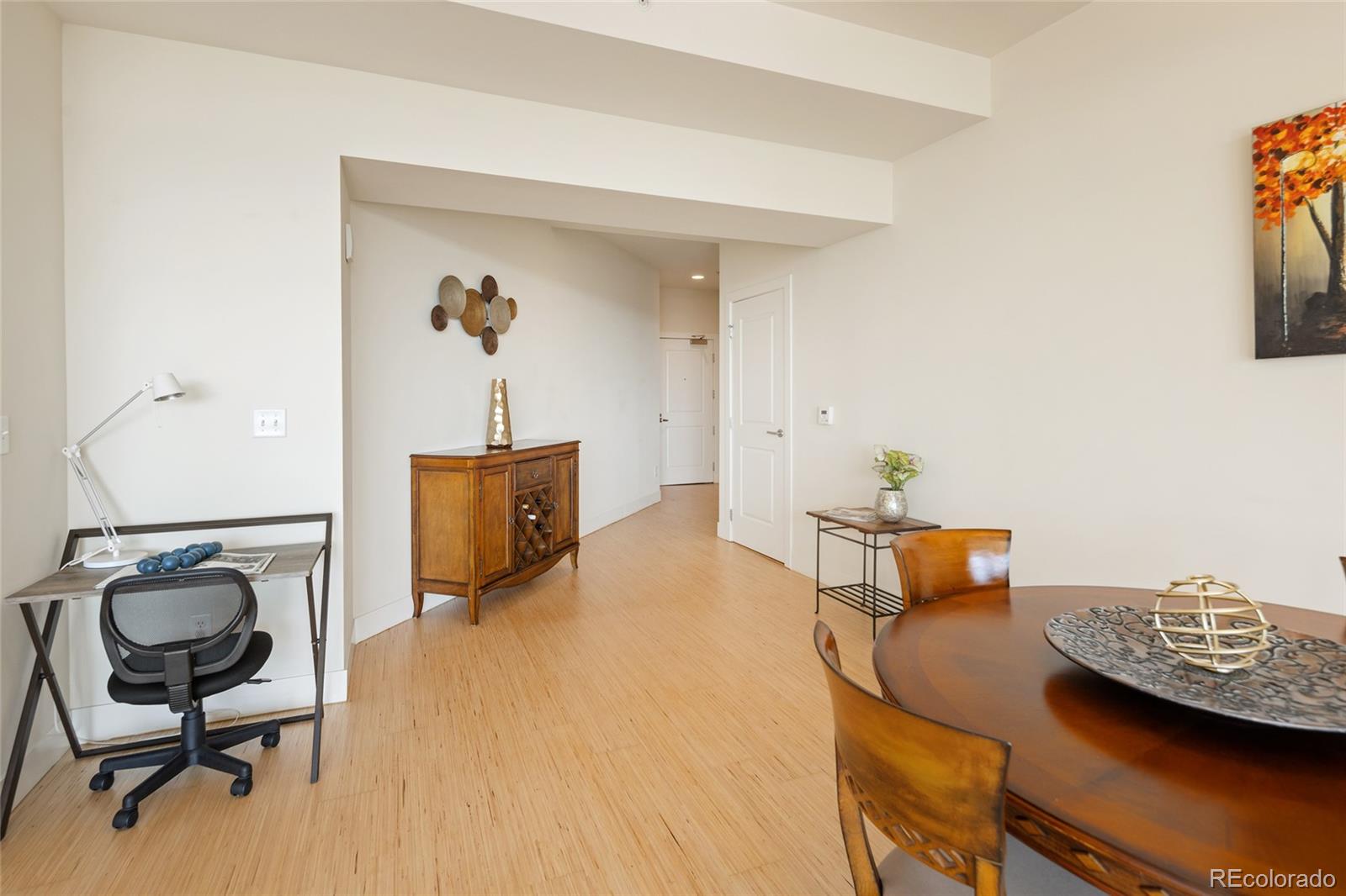 2001 Lincoln Street 1823