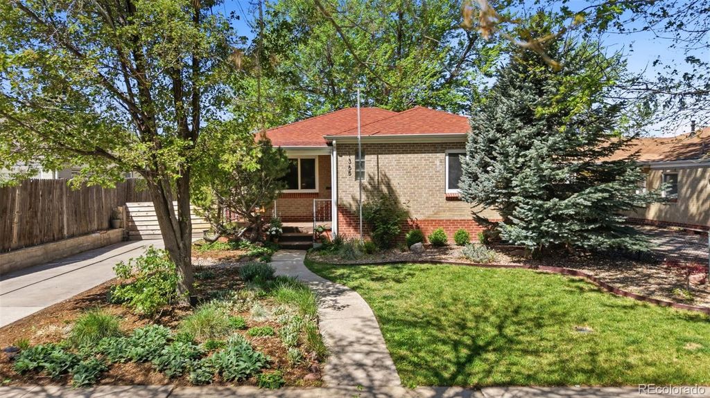 Photo of 1365 Oneida Street, Denver, CO 80220 (MLS # 4733444)