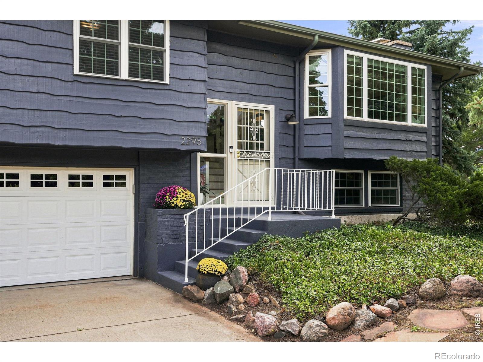 2295 Hillsdale Circle