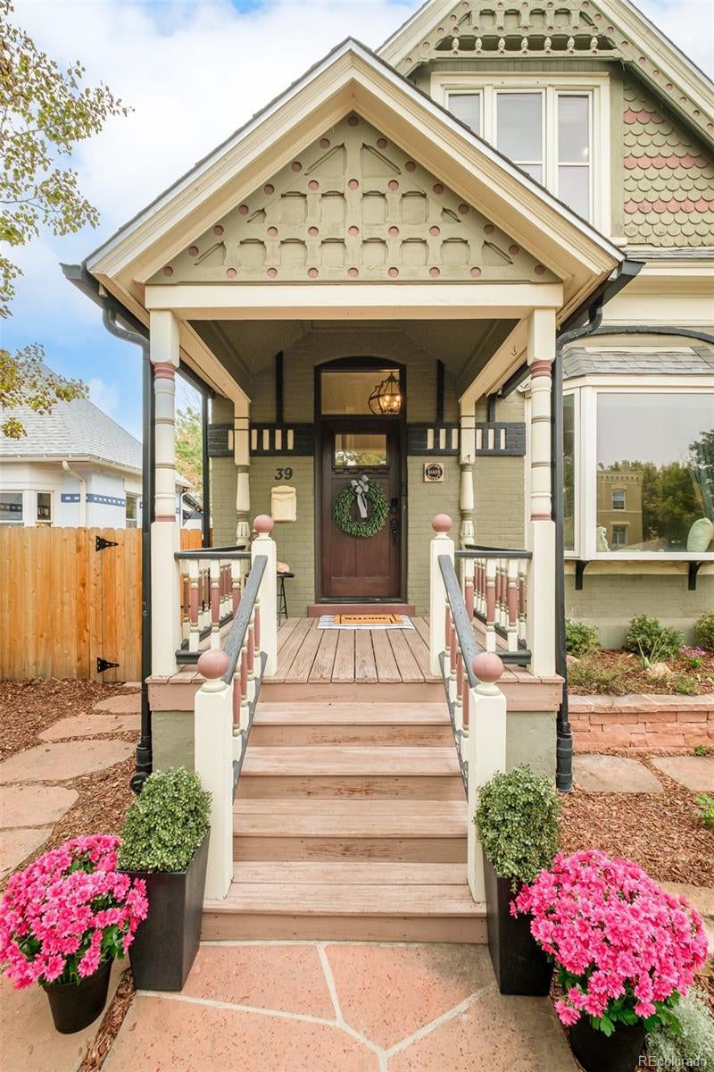 39 W Cedar Avenue