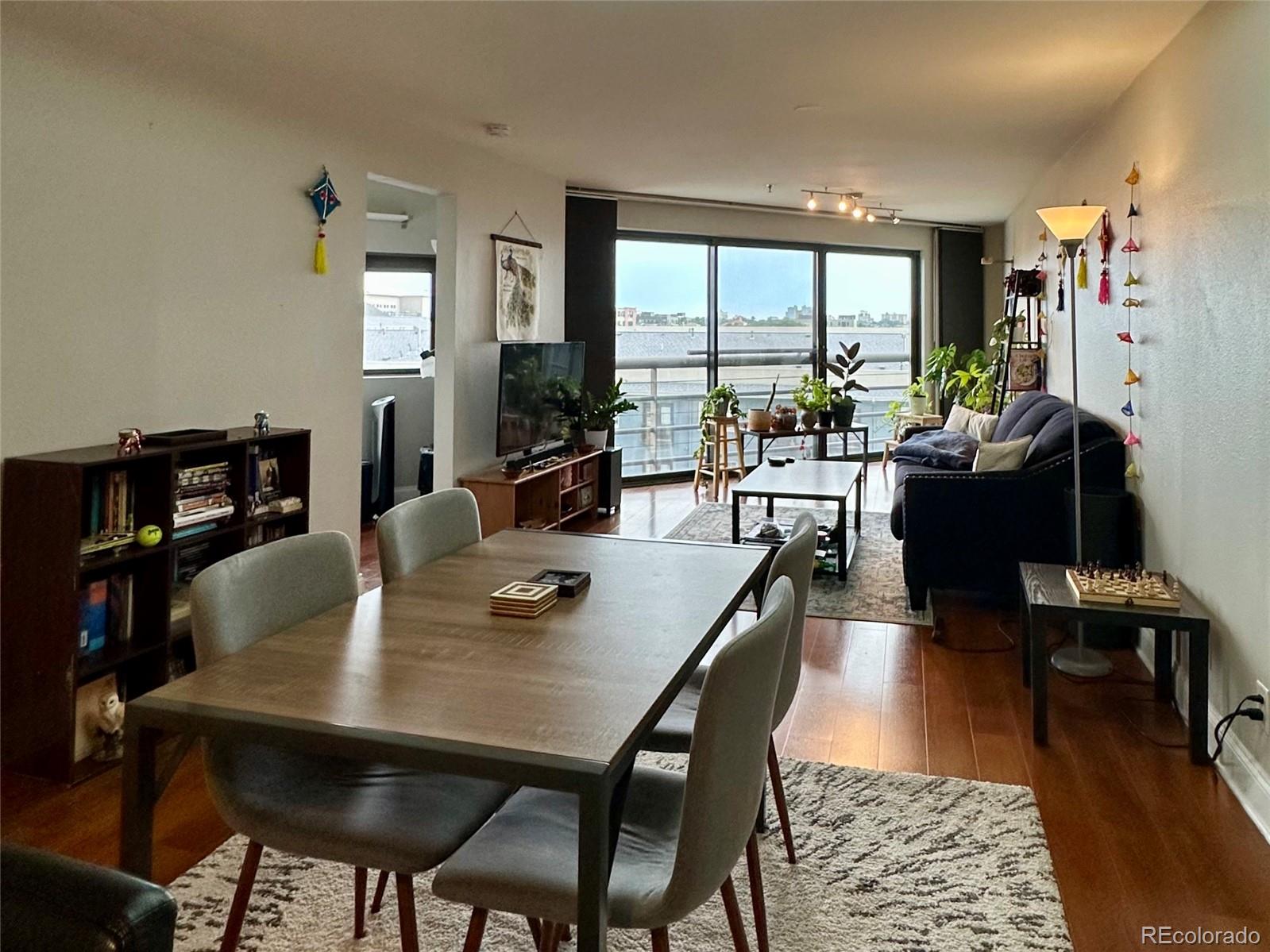 100 Park Avenue W 606