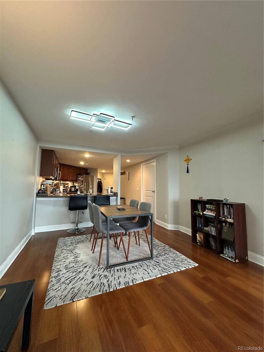 100 Park Avenue W 606