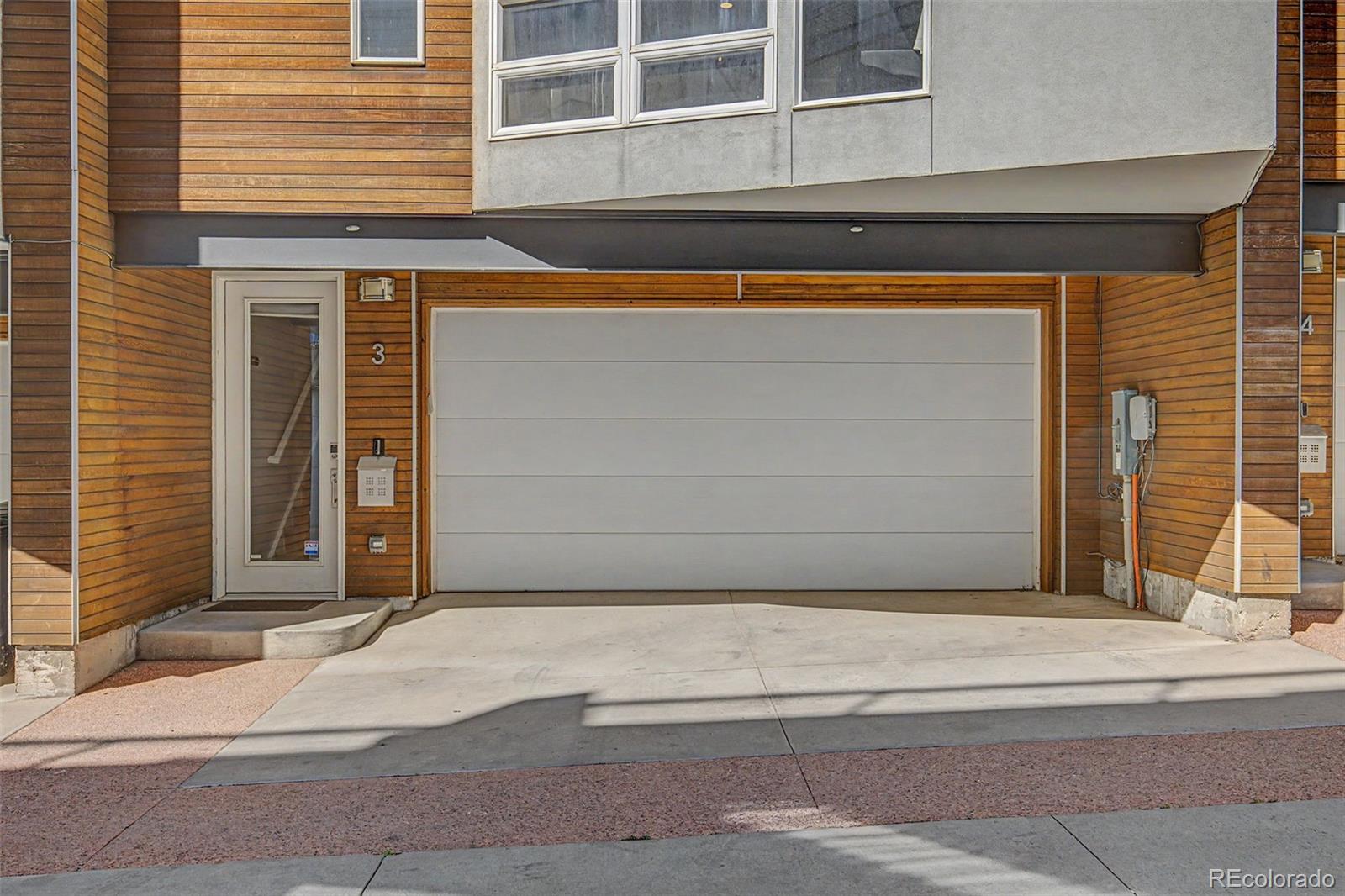 2115 W 32nd Avenue 3