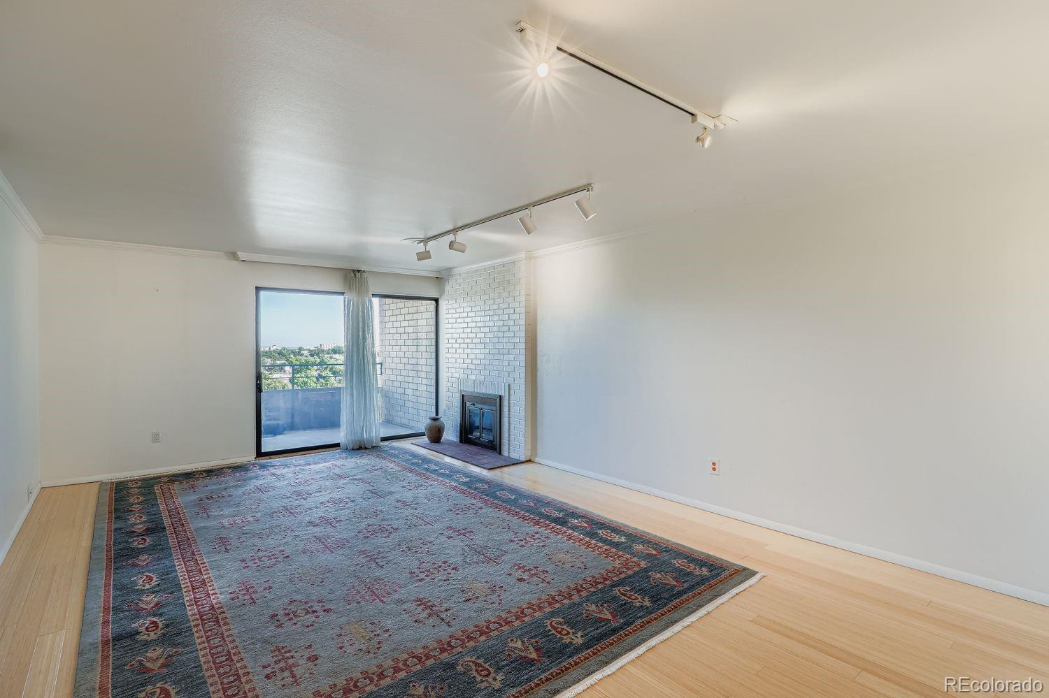 800 N Pearl Street 809