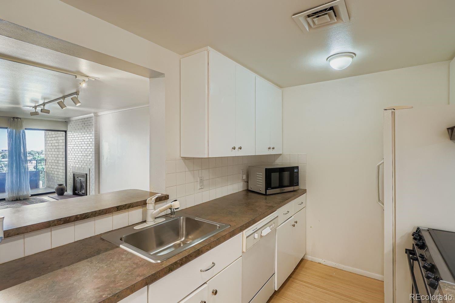 800 N Pearl Street 809