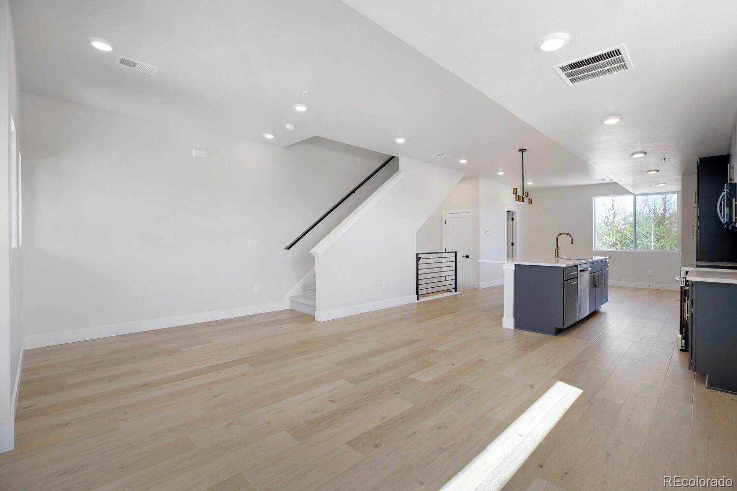9195 Pierce Street 1