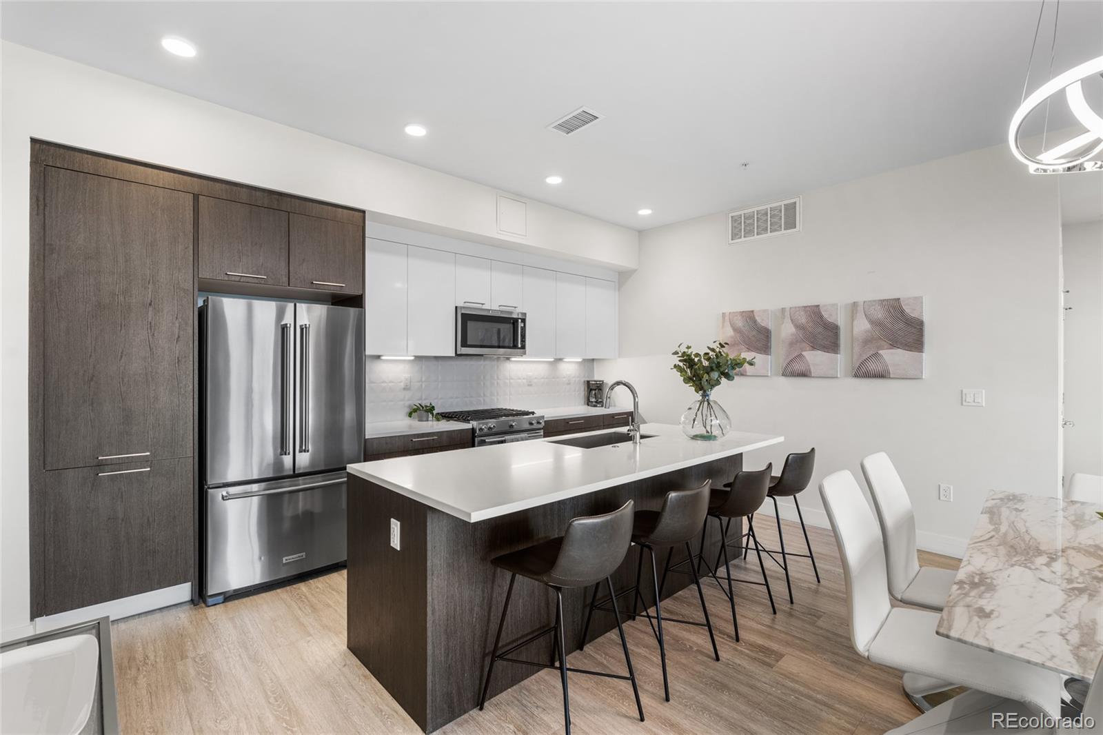 2880 Zuni Street 303