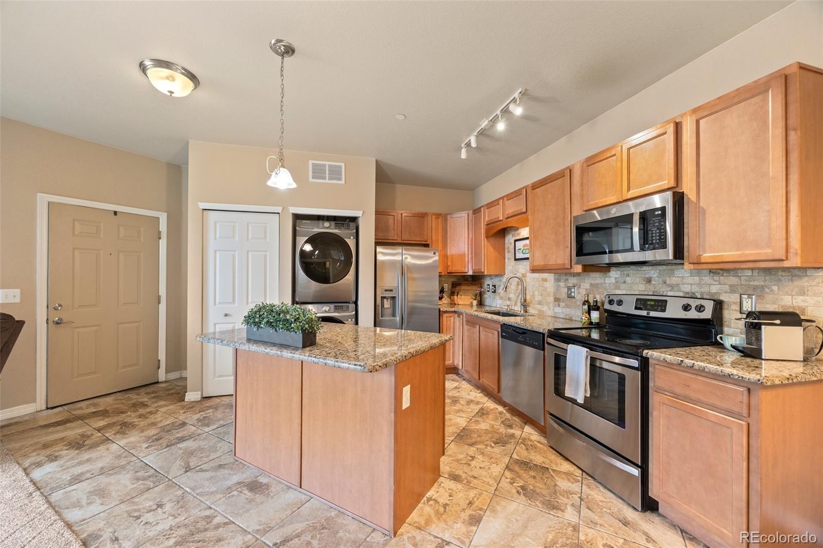 7212 S Blackhawk Street 1-103, Englewood, CO, 80112 4 7212 S Blackhawk Street 1-103