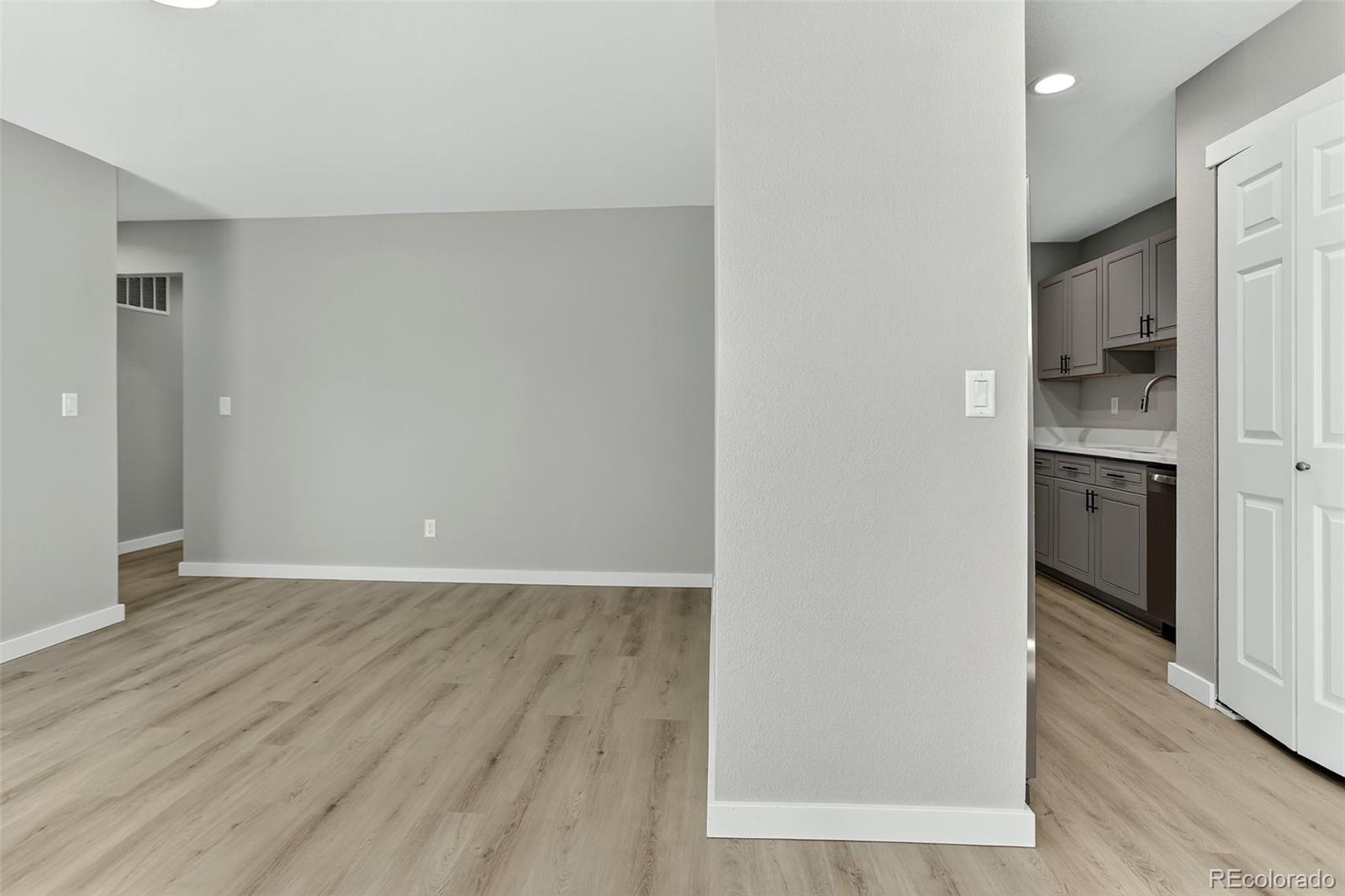 2301 E Fremont Avenue S02