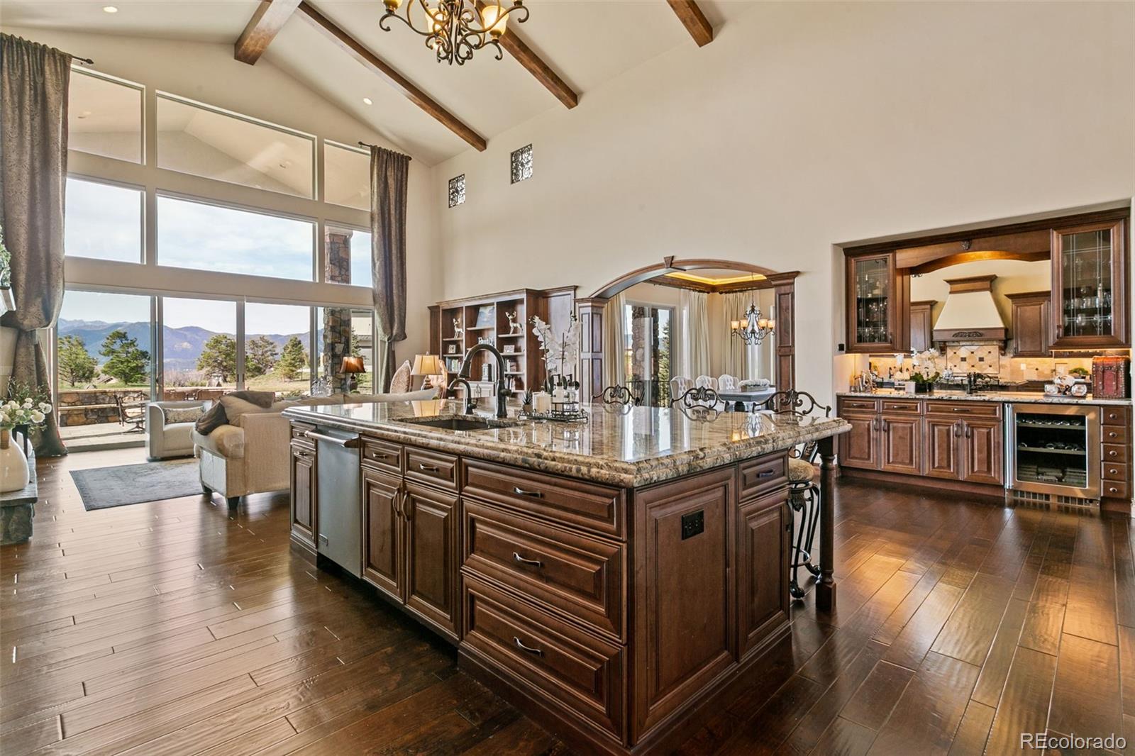 1425 Vine Cliff Heights