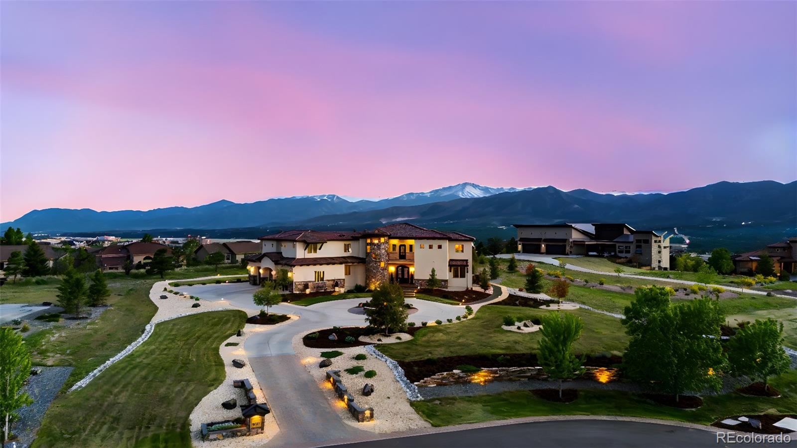 1425 Vine Cliff Heights