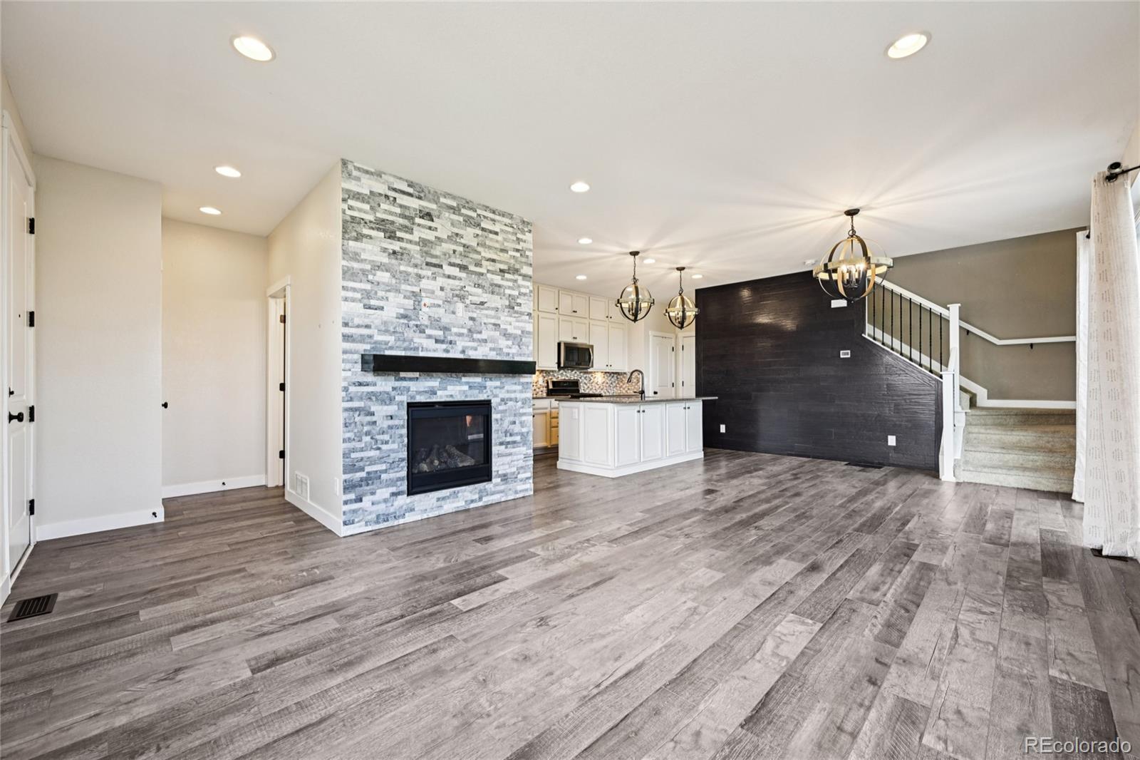 2389 W 165th Lane