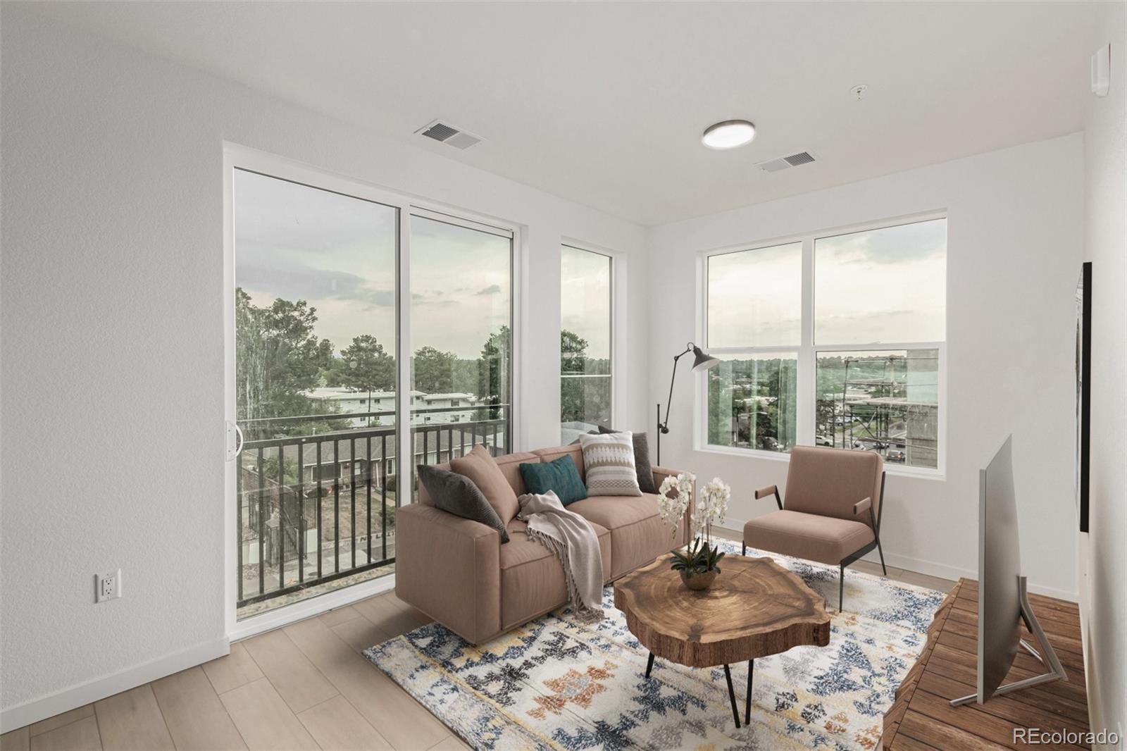 1634 N Sheridan Boulevard 104