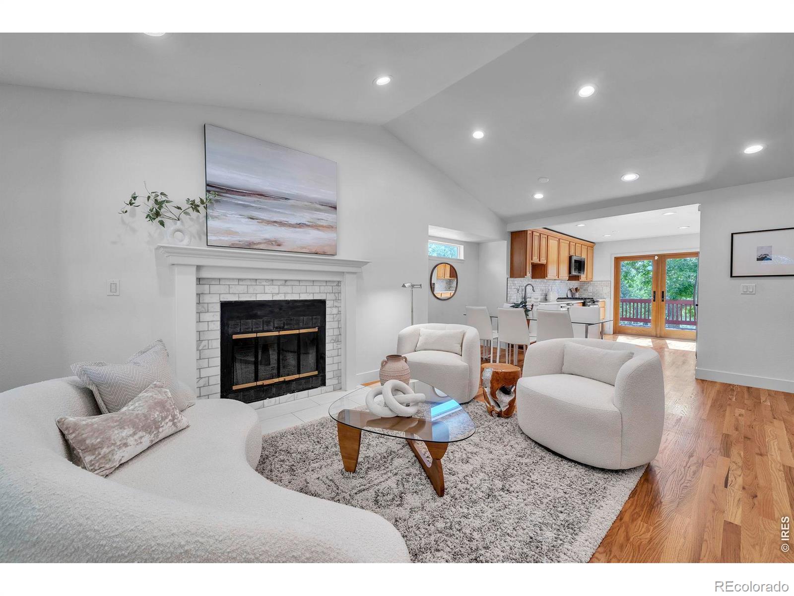 2124 W Centennial Drive