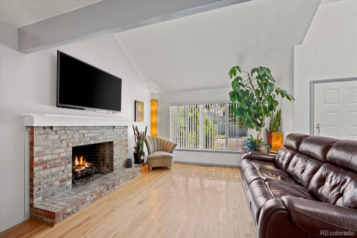 8060 Meadowdale Square