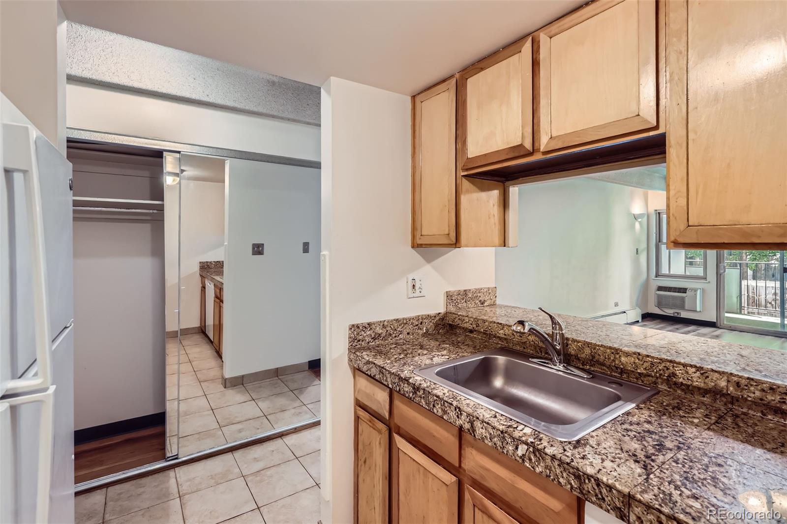 1265 Elizabeth Street 207