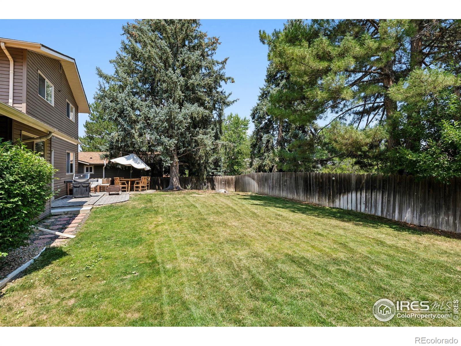1320 Holly Drive E