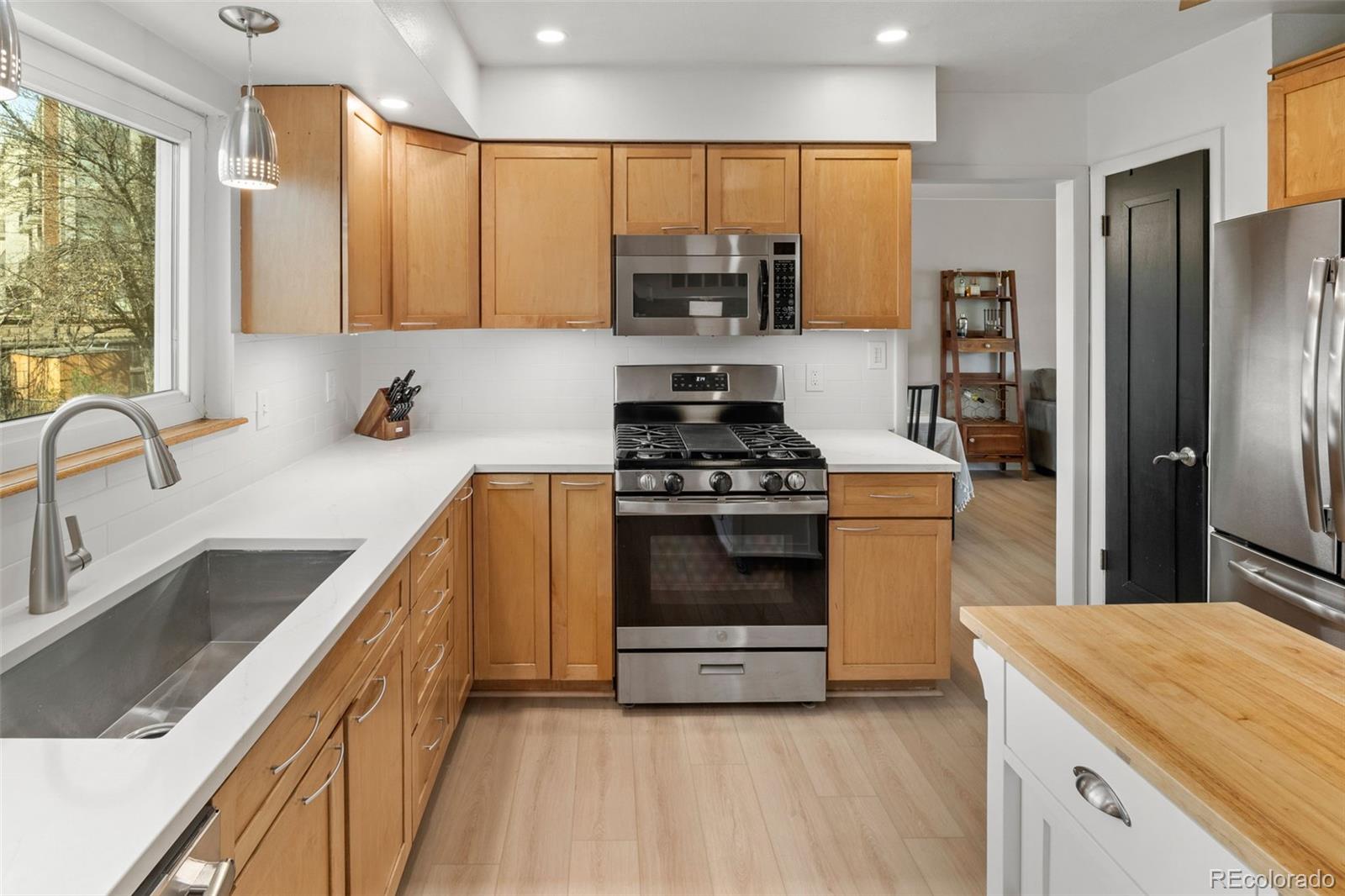 537 S Grape Street
