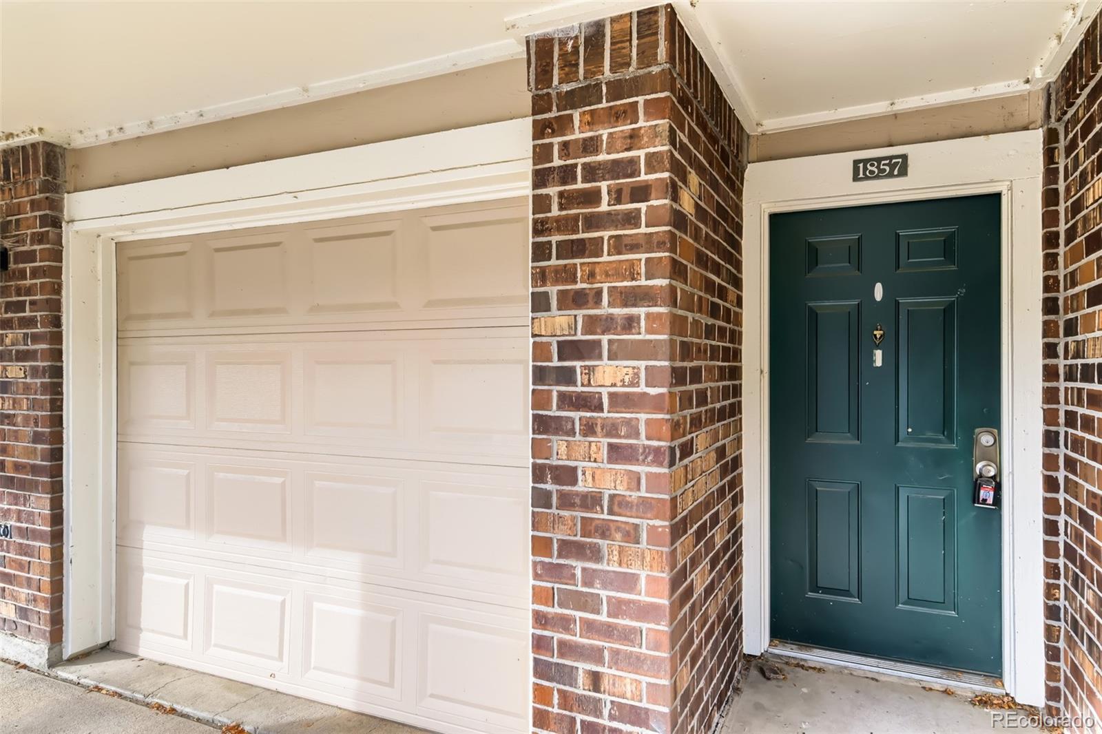 1857 Spaulding Circle