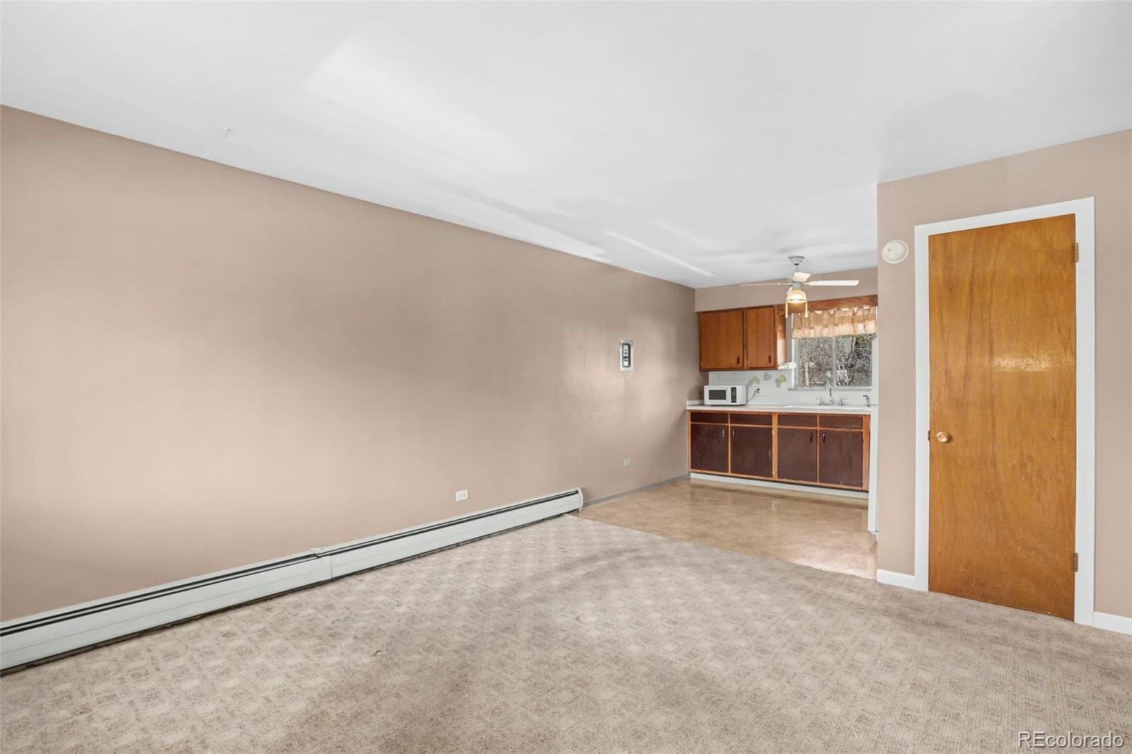 200 E Myrtle Street 8