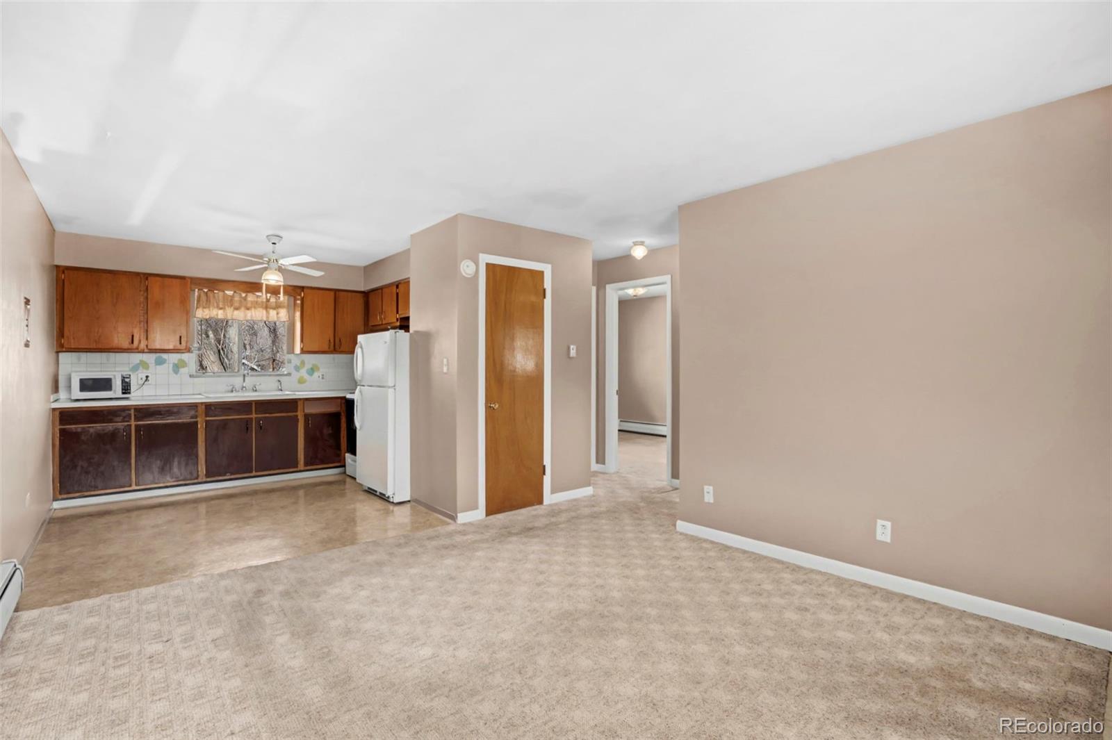 200 E Myrtle Street 8