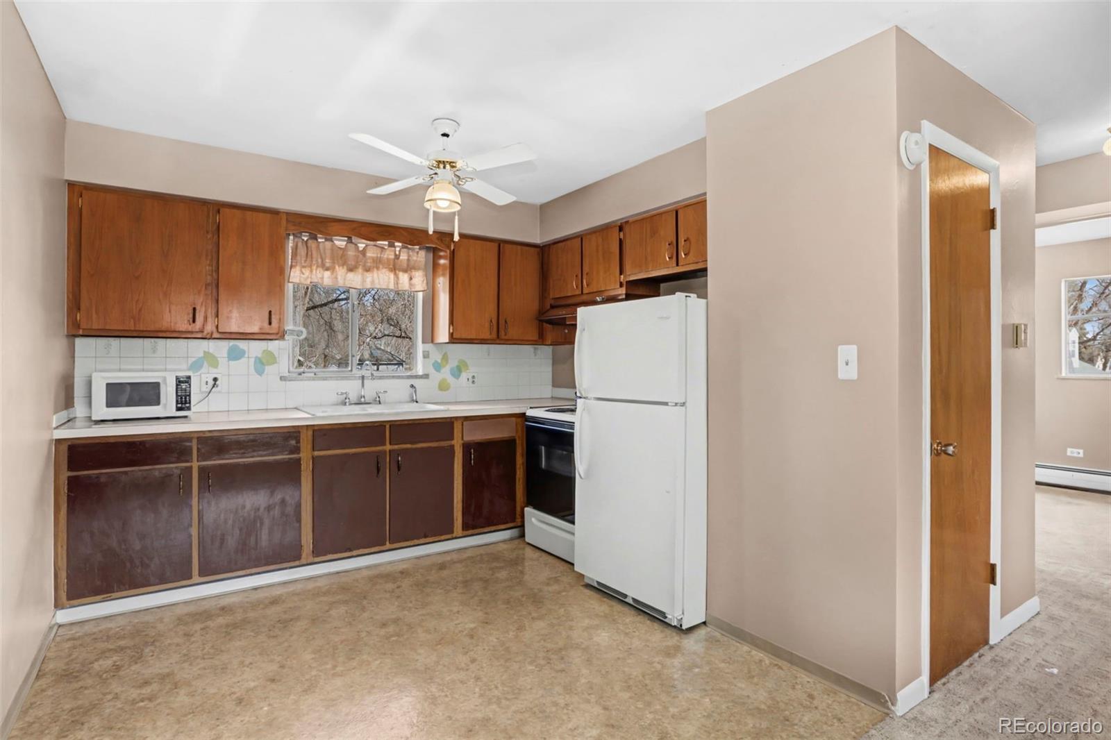 200 E Myrtle Street 8