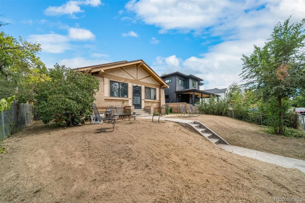 Photo of 2678 Jasmine Street, Denver, CO 80207 (MLS # 8837433)