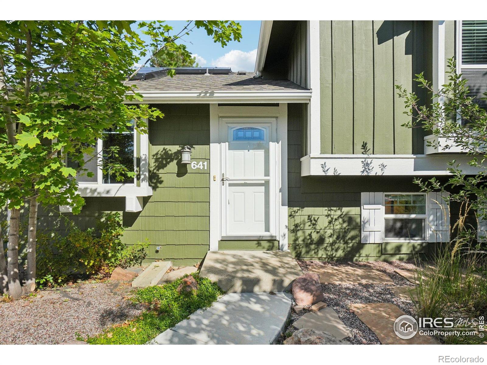641 W Dahlia Street