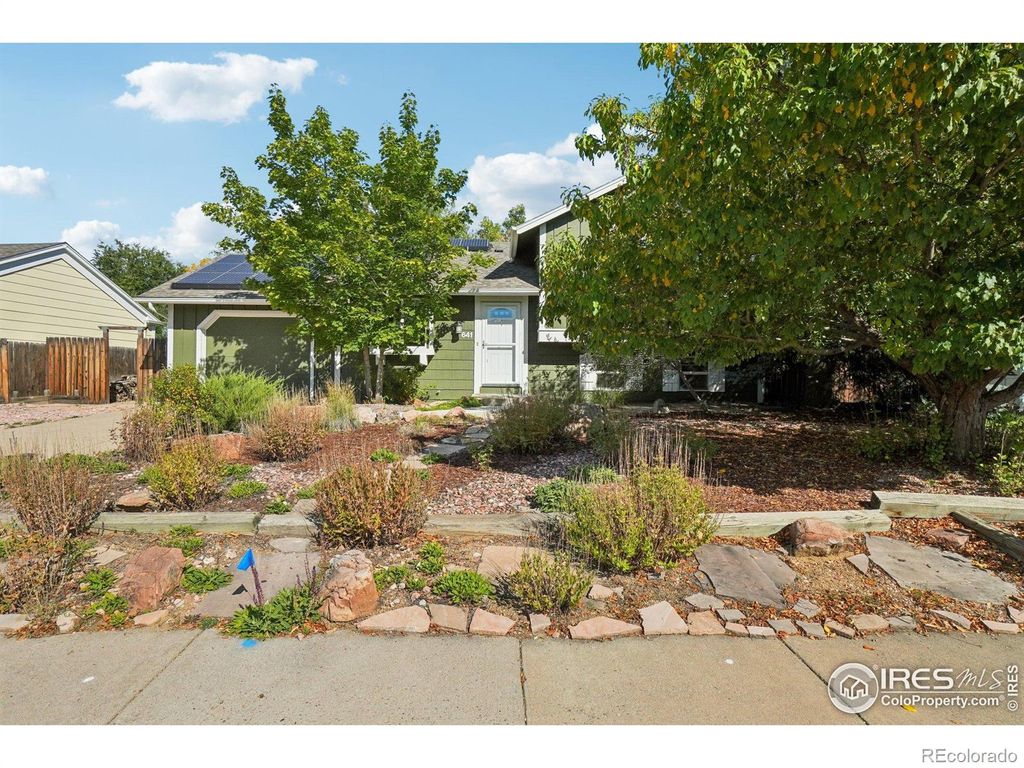 Photo of 641 W Dahlia Street, Louisville, CO 80027 (MLS # IR1044890)