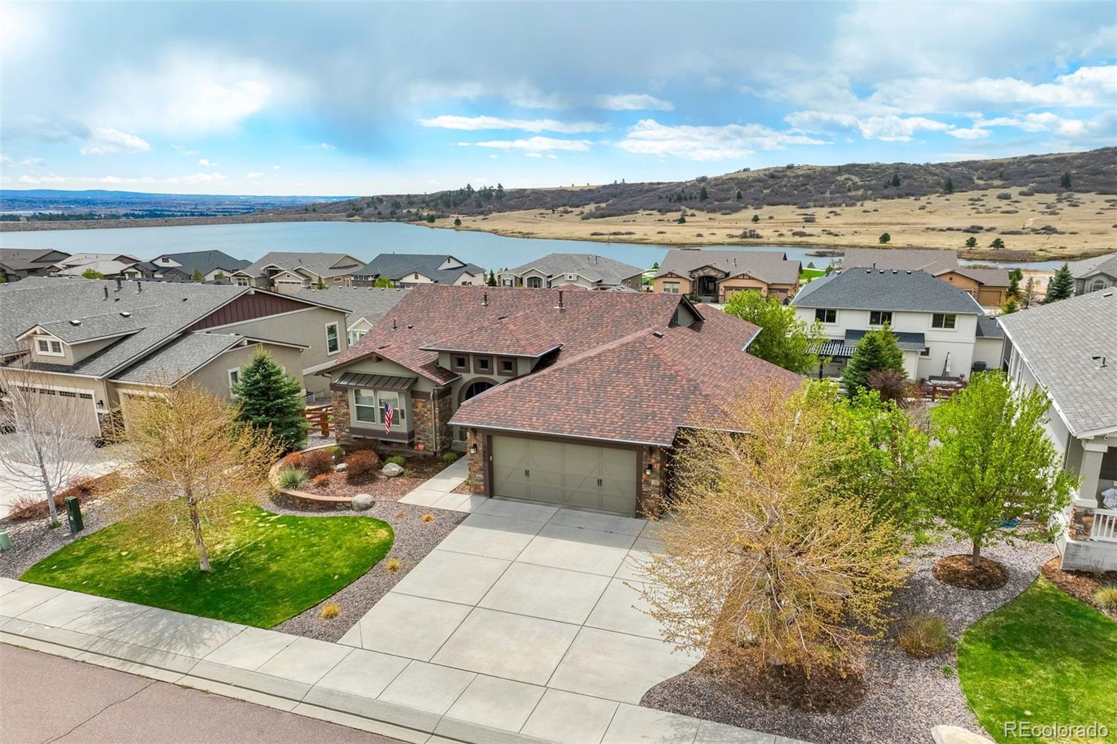 3069 Lakefront Drive