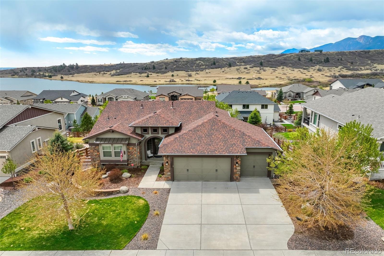 3069 Lakefront Drive